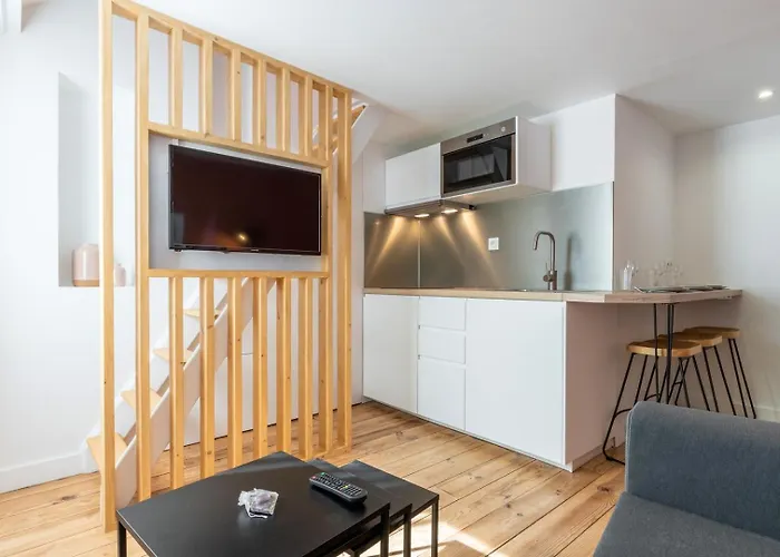 Little Duplex In Republique Beaux Arts