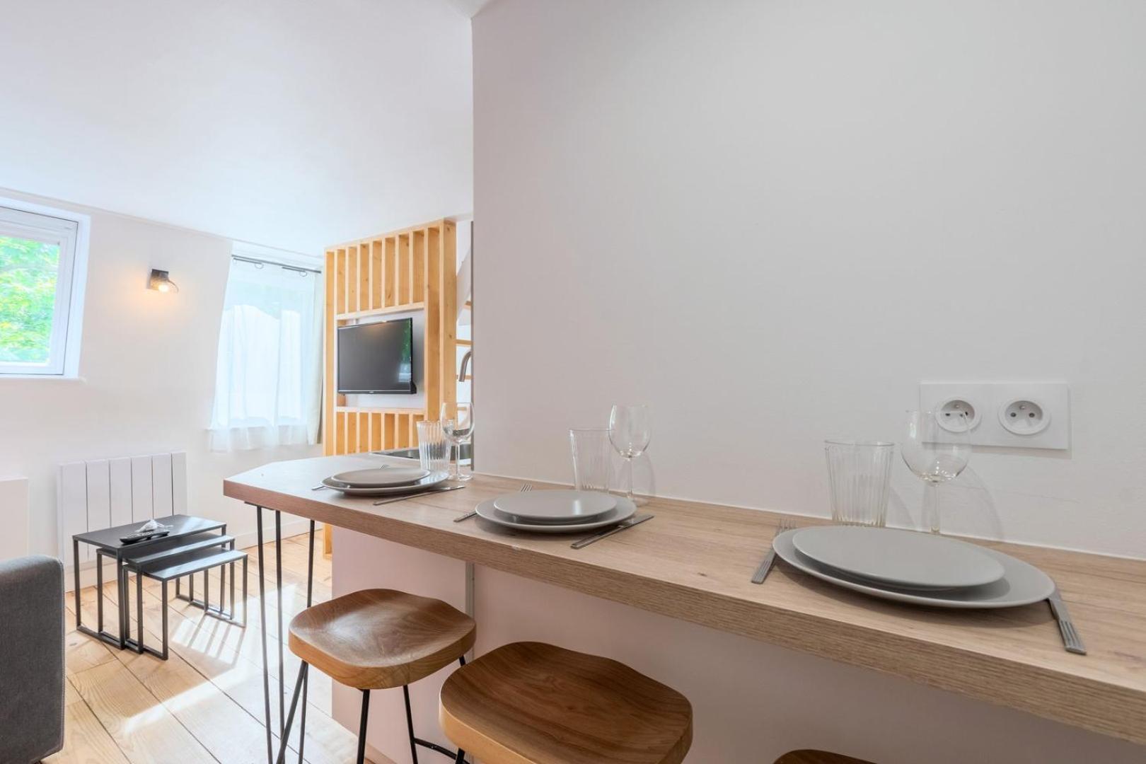 Little Duplex In Republique Beaux Arts